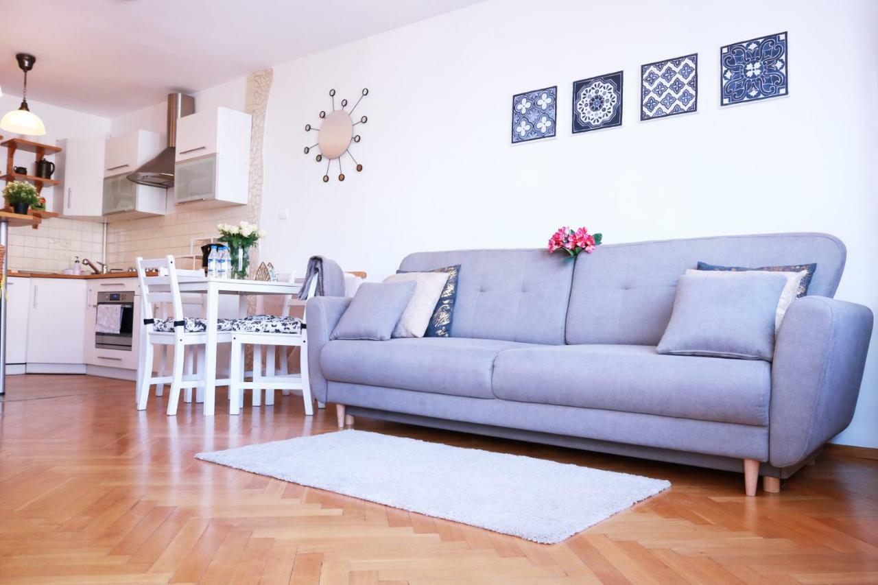 Cozy And Great Location By Cooee Apartments Varsovia Exterior foto